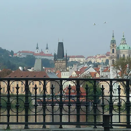 Daire Nice Apartments Prague Prag